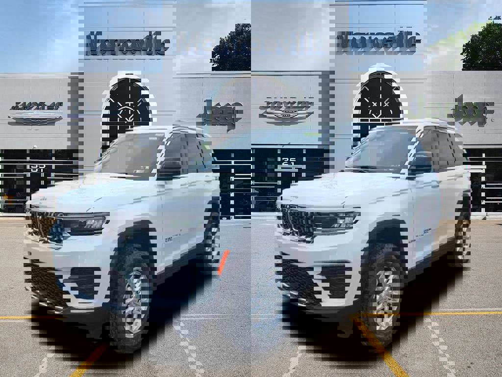 New 2025 Jeep Grand Cherokee Laredo w/ Luxury Tech Group I