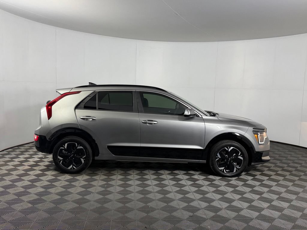Used 2025 Kia Niro Wind w/ Wind Preserve Package FWD image 7