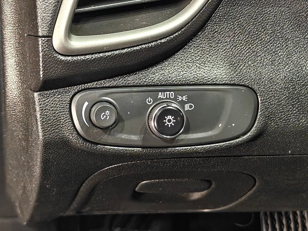 Used 2017 Chevrolet Trax LT image 34
