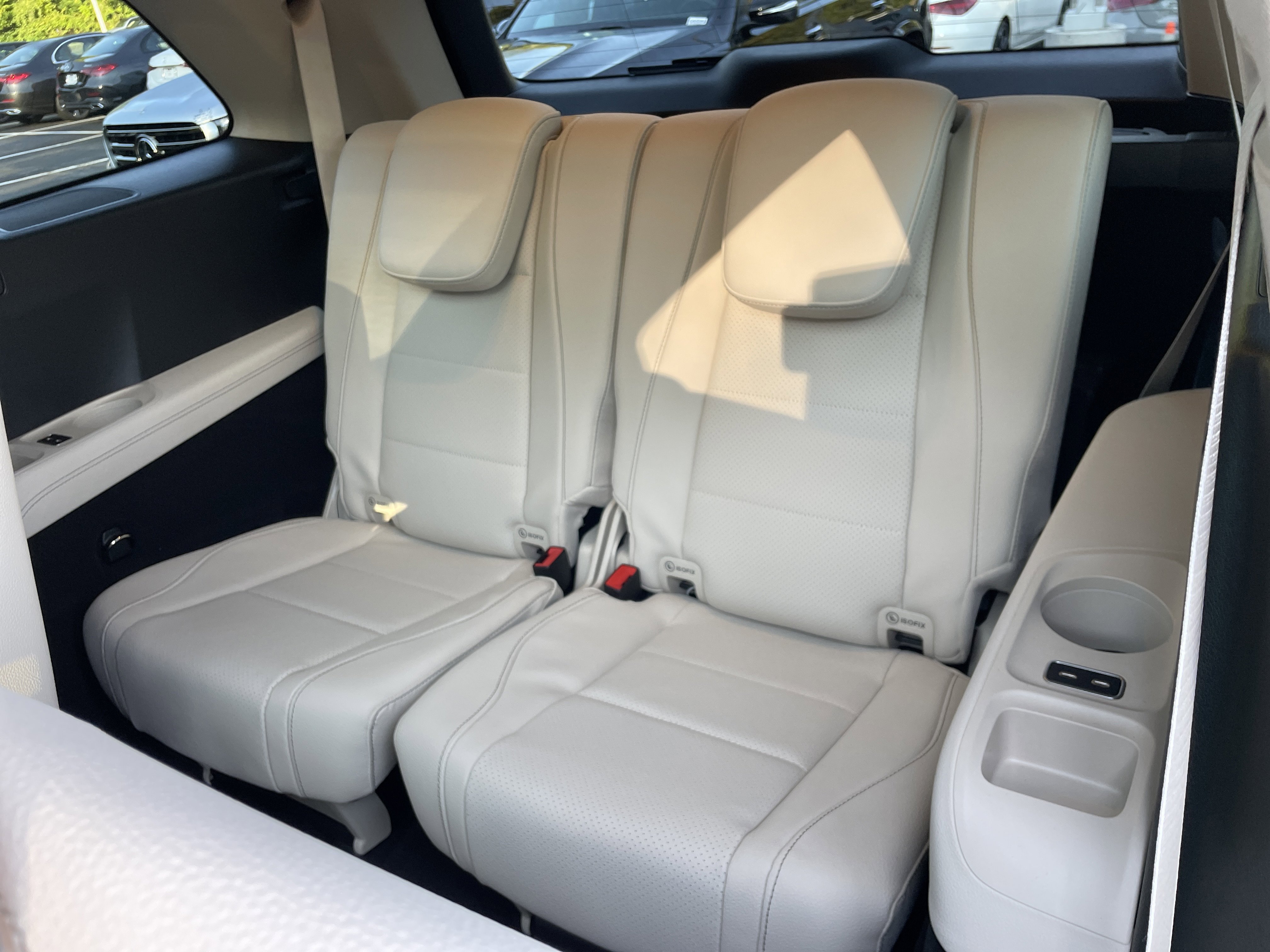 New 2026 Mercedes-Benz GLS 450 4MATIC image 40