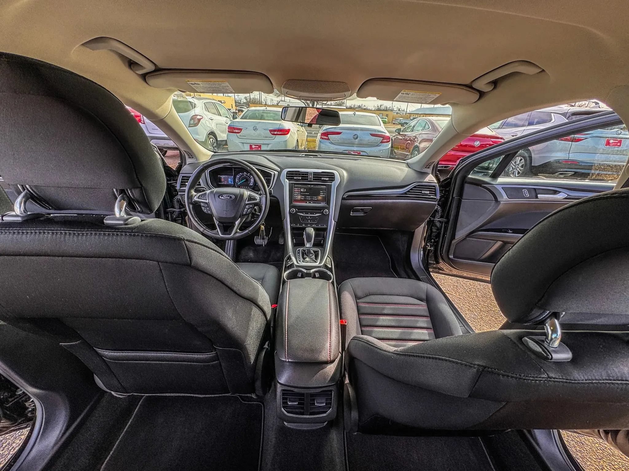 Used 2014 Ford Fusion SE FWD image 10