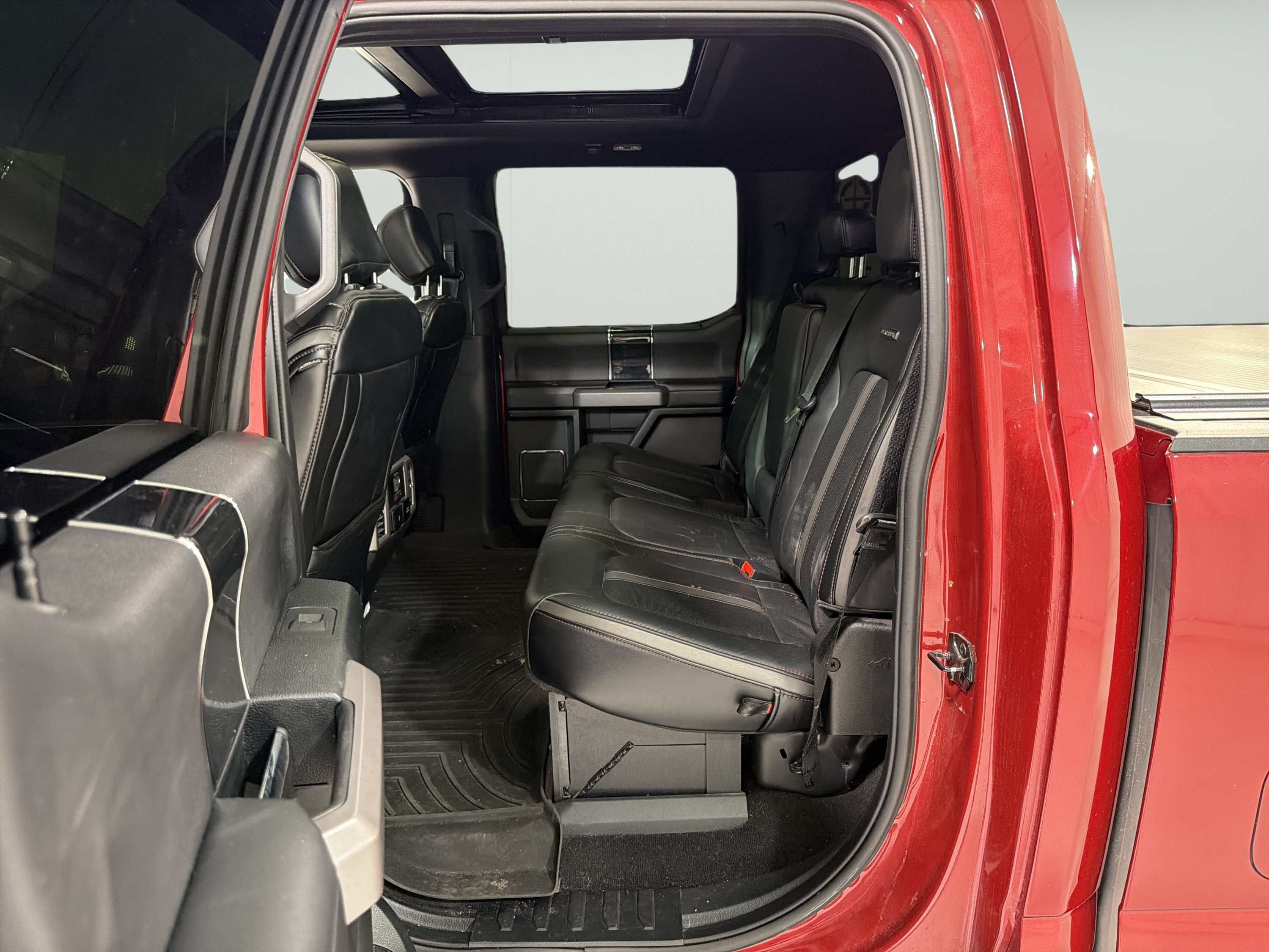 Used 2020 Ford F250 Platinum w/ FX4 Off-Road Package AWD/4WD image 9