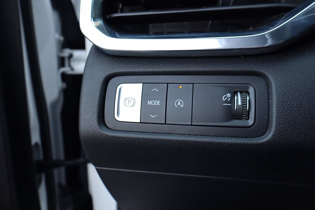 Used 2025 GMC Acadia Elevation FWD image 15