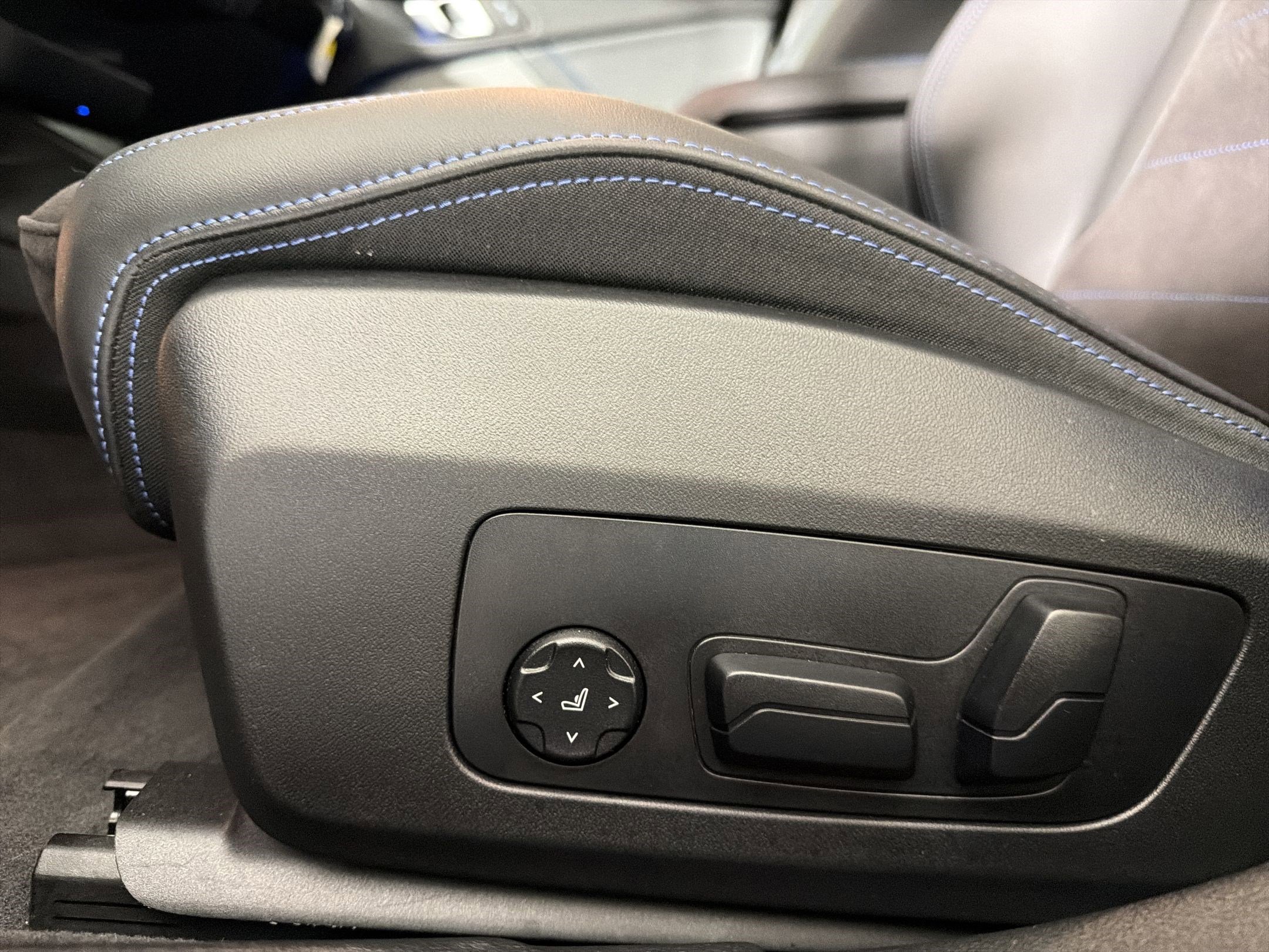 Certified 2025 BMW M235i xDrive w/ M Performance Package AWD/4WD image 13