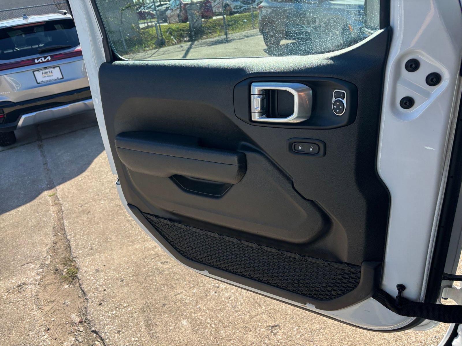 Used 2025 Jeep Wrangler Unlimited Rubicon image 20