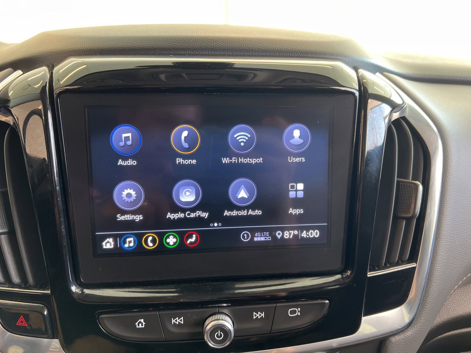 Used 2021 Chevrolet Traverse LT image 18