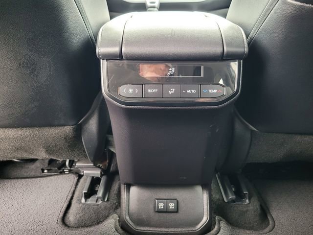 Used 2021 Toyota Highlander XLE image 15