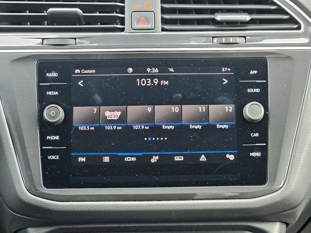 Used 2022 Volkswagen Tiguan SE image 38