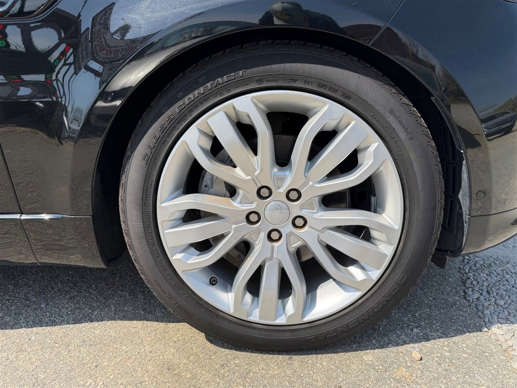 Used 2018 Land Rover Range Rover Sport HSE image 10