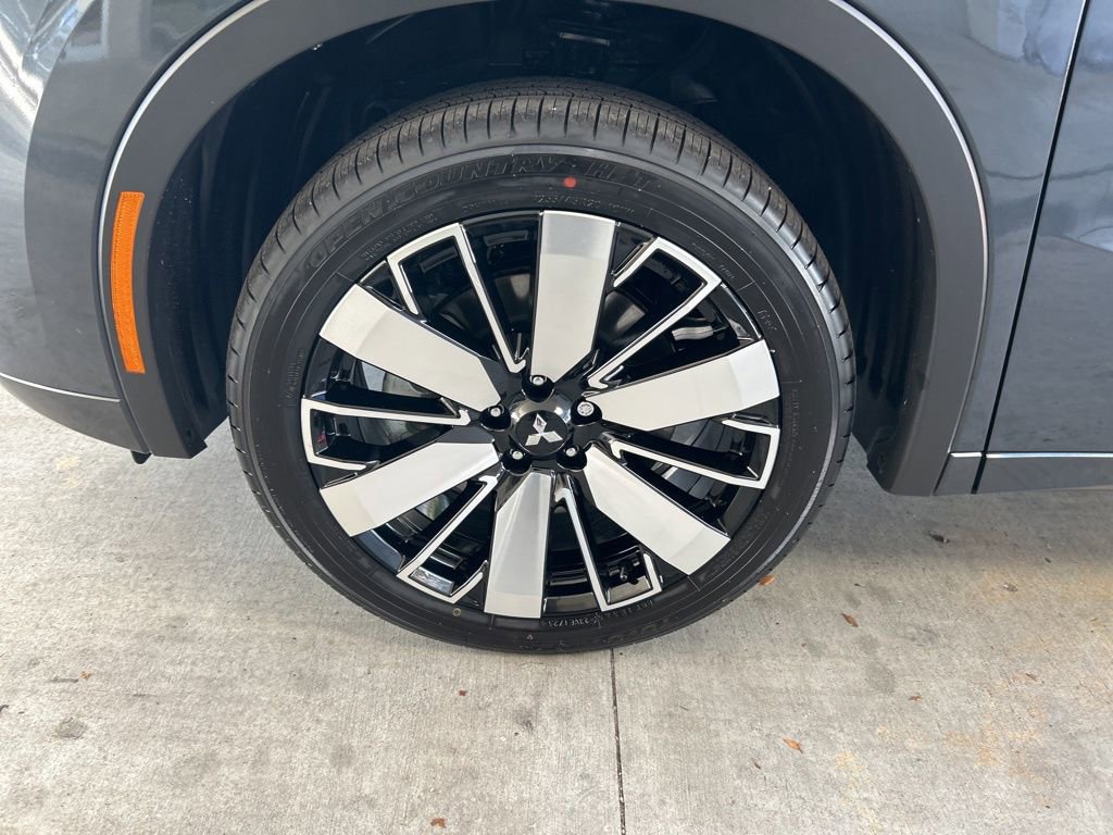 New 2025 Mitsubishi Outlander SEL image 14