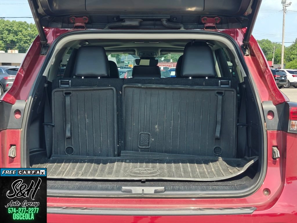 Used 2020 Toyota Highlander XLE AWD/4WD image 20