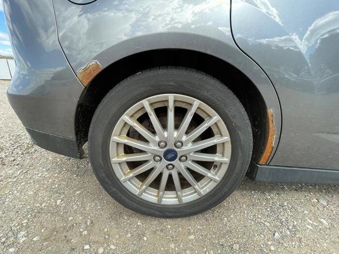 Used 2013 Ford C-MAX SEL FWD image 16