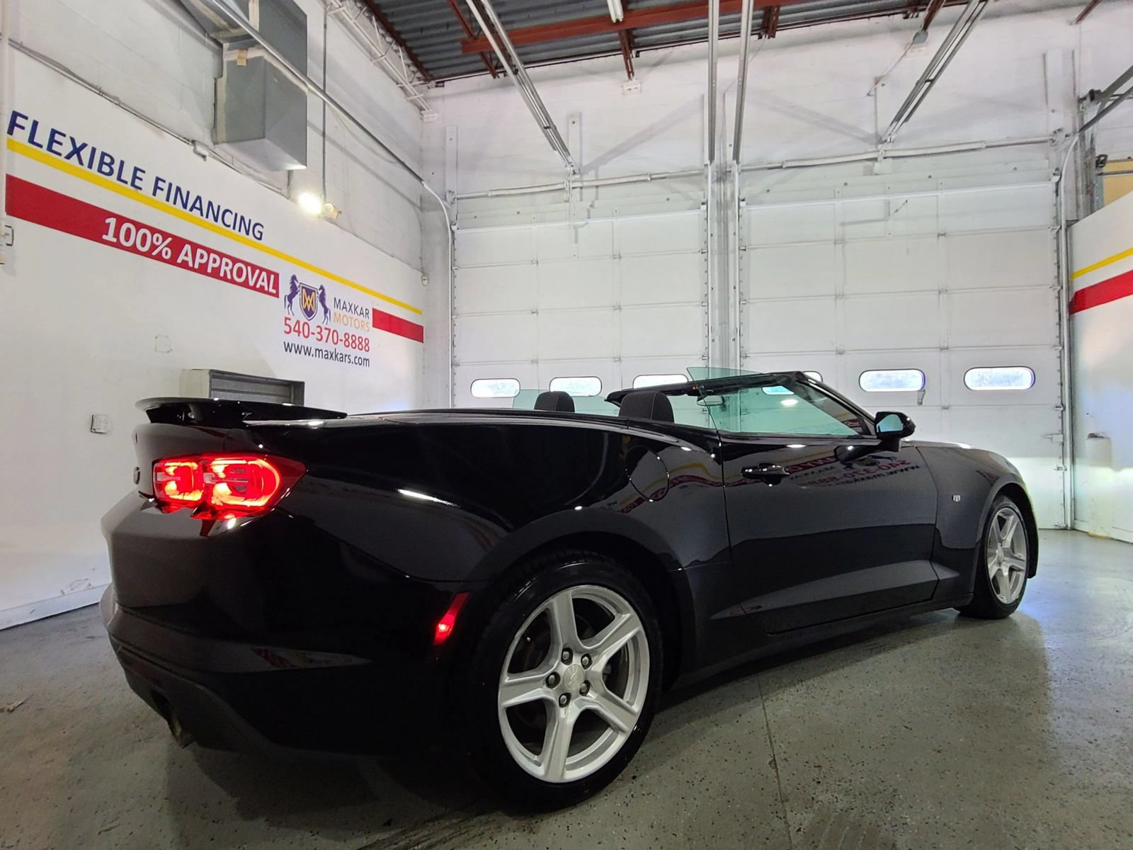 Used 2020 Chevrolet Camaro LT RWD image 12
