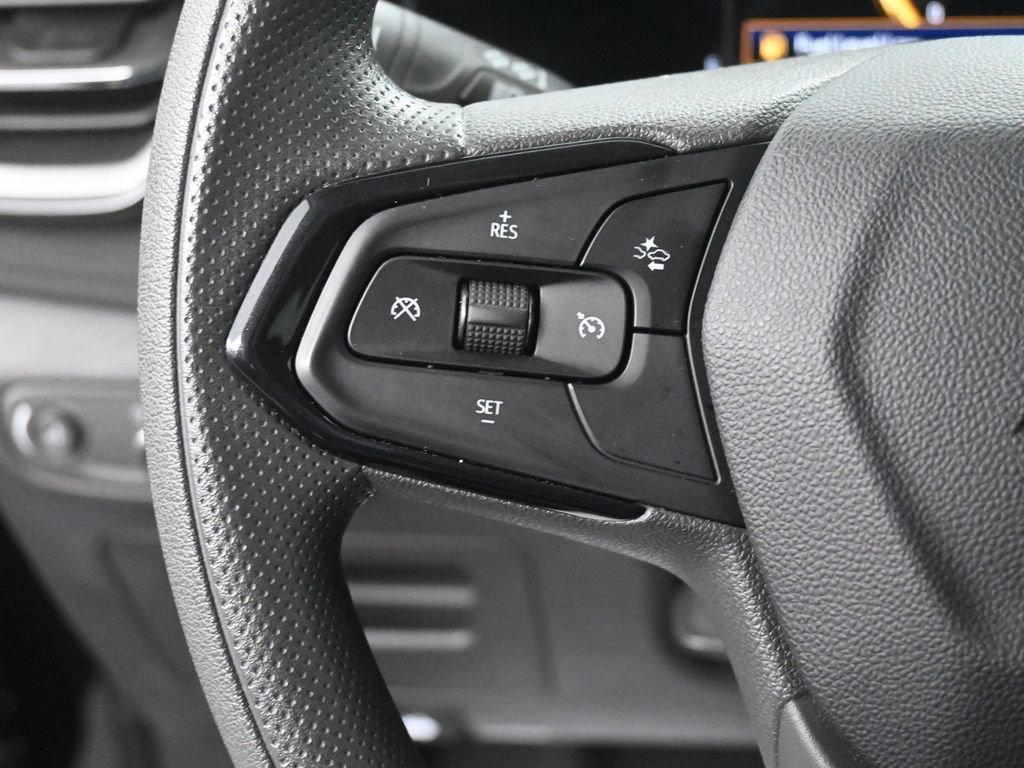 Used 2025 Chevrolet TrailBlazer LT w/ Driver Confidence Package image 39