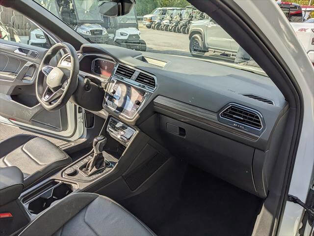 Used 2022 Volkswagen Tiguan SEL R-Line AWD/4WD image 18