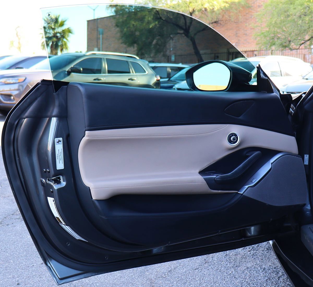 Used 2020 Ferrari Portofino RWD image 36