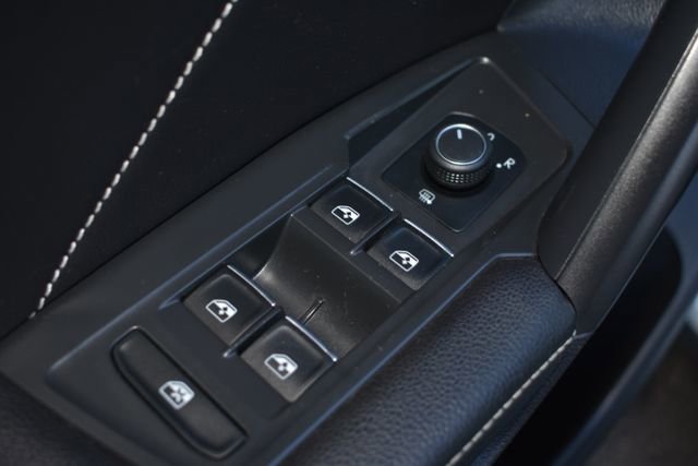 Used 2023 Volkswagen Tiguan SE image 18