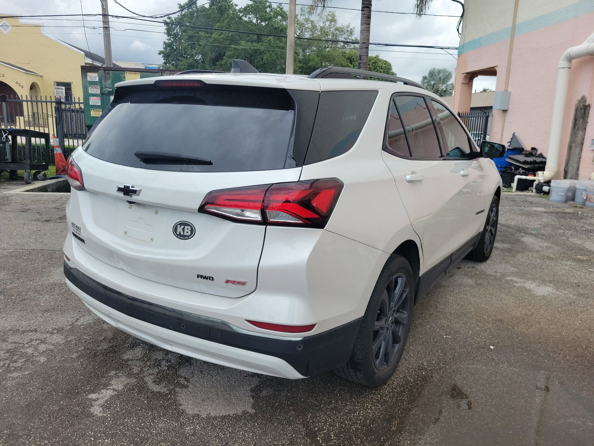 Used 2022 Chevrolet Equinox RS w/ RS Leather Package AWD/4WD image 12