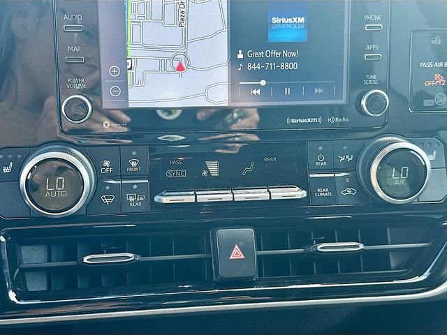 Used 2022 Toyota Highlander XLE image 16