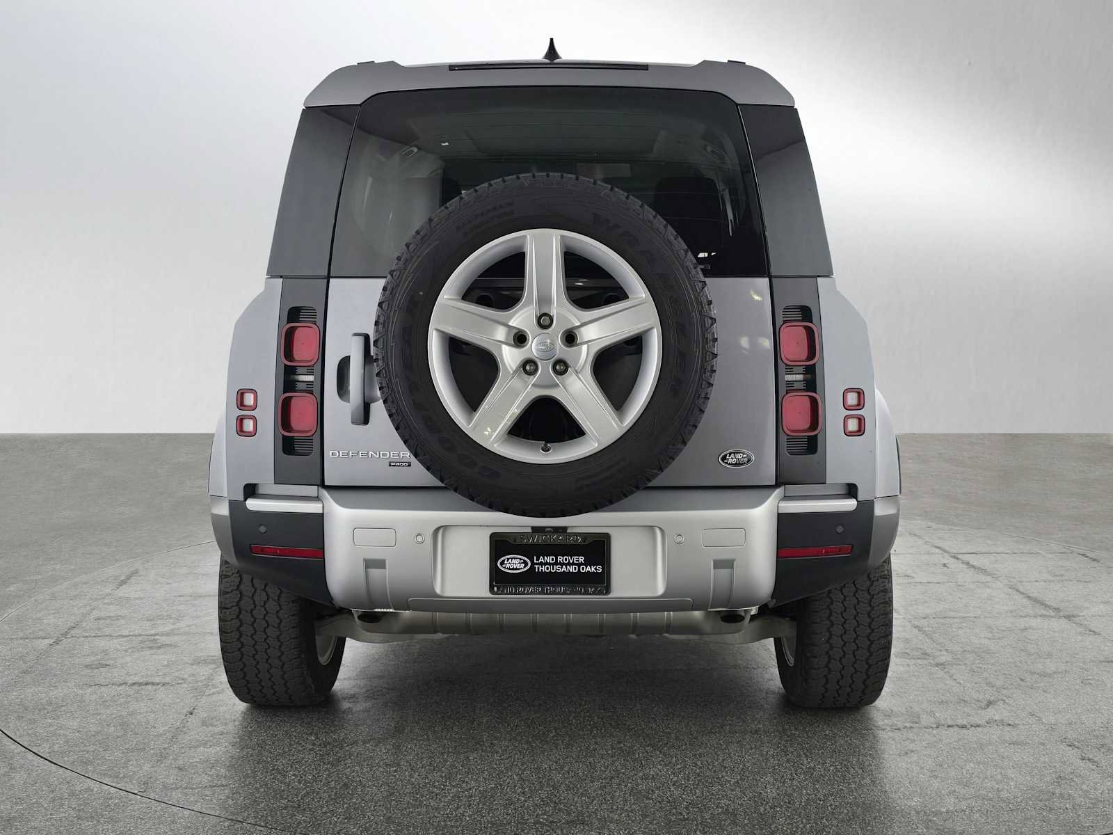 Used 2022 Land Rover Defender 110 SE image 6