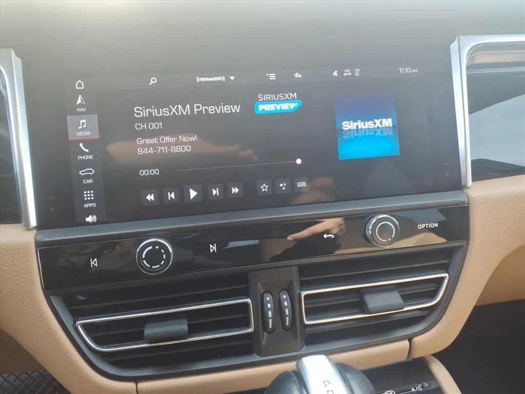 Used 2022 Porsche Macan image 32