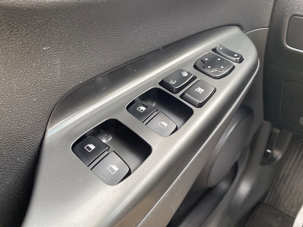 Certified 2023 Hyundai Kona SE AWD/4WD image 23