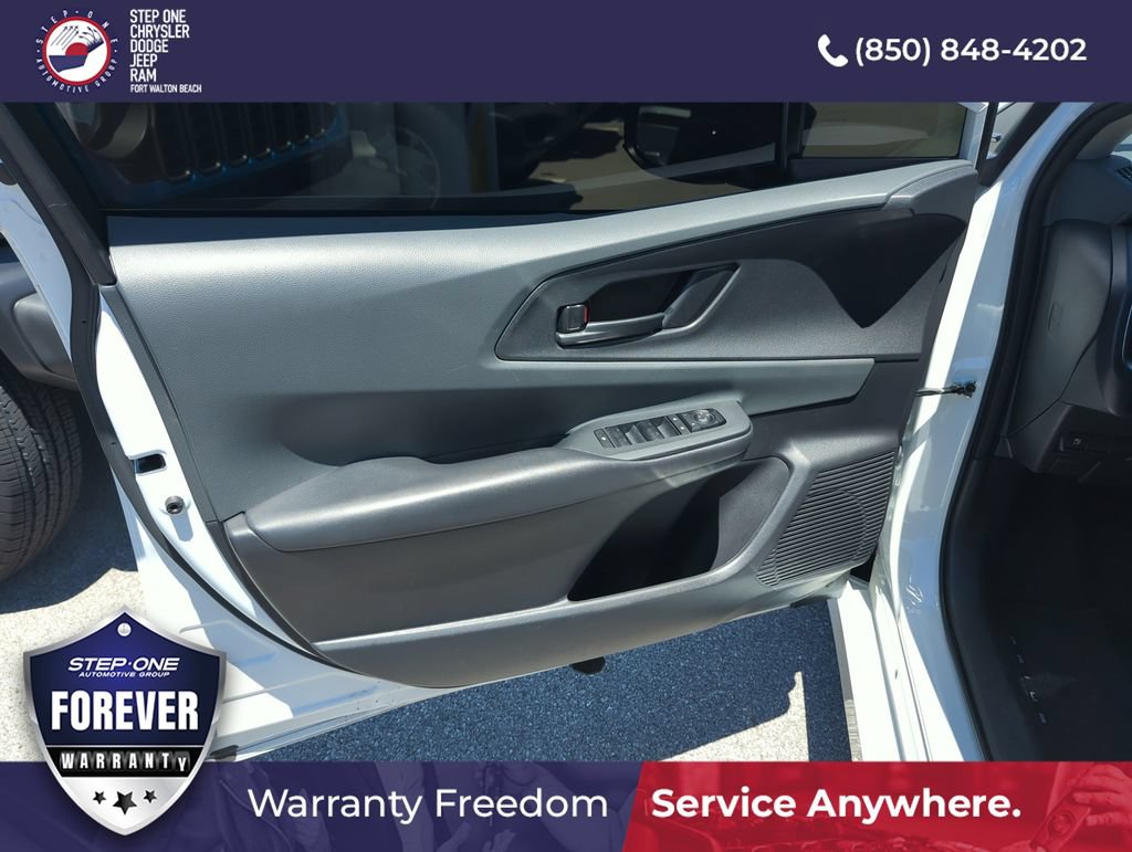 Used 2025 Toyota Prius LE FWD image 16