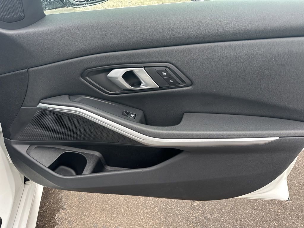 Used 2025 BMW 330i xDrive Sedan image 8