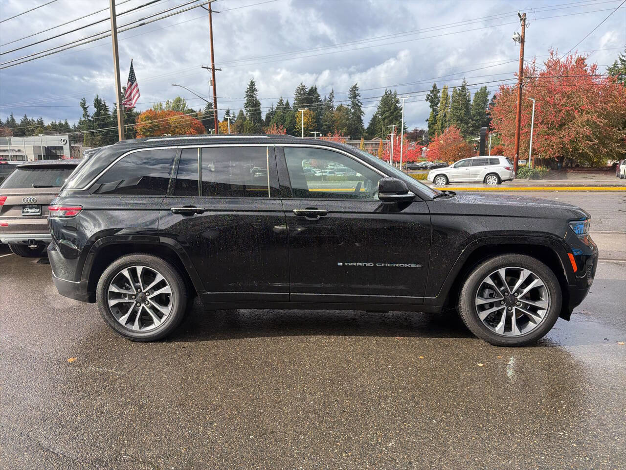 Used 2023 Jeep Grand Cherokee Overland w/ Luxury Tech Group IV image 13