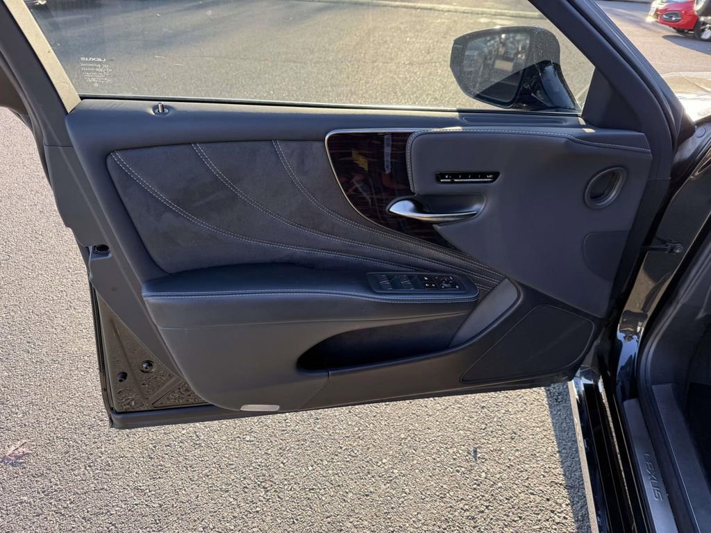 Used 2023 Lexus LS 500 image 21
