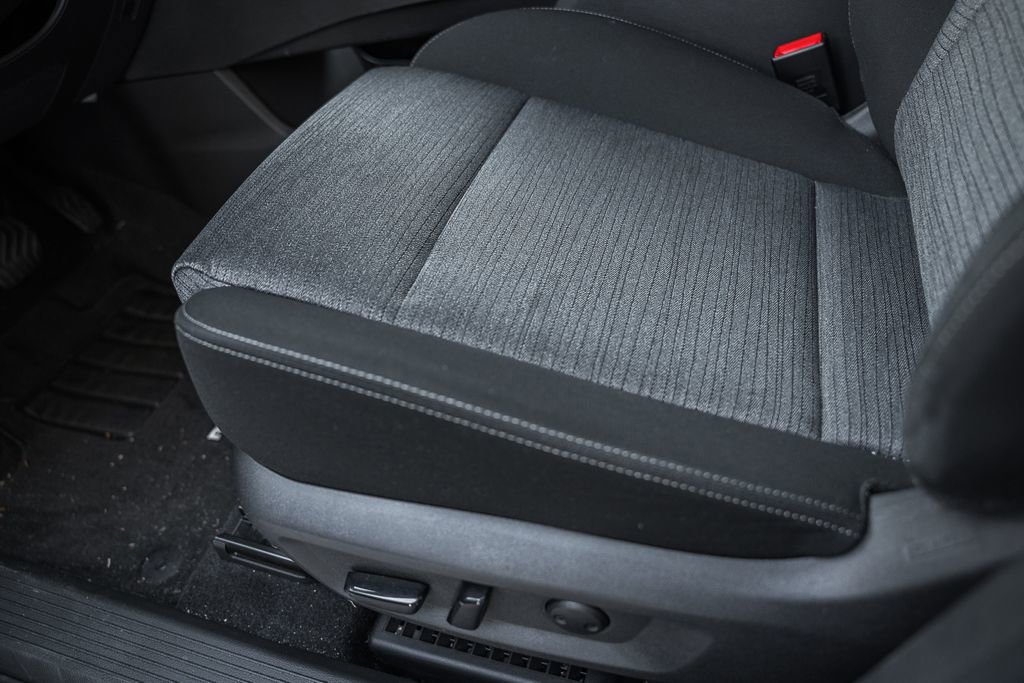 Used 2023 Nissan Rogue SV image 31