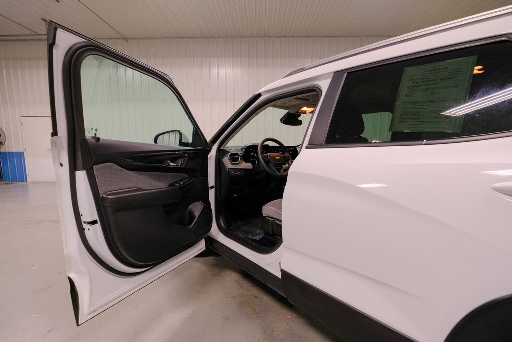 Used 2025 Chevrolet TrailBlazer LT image 23