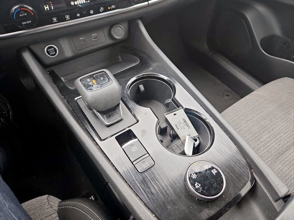 Used 2023 Nissan Rogue SV image 27