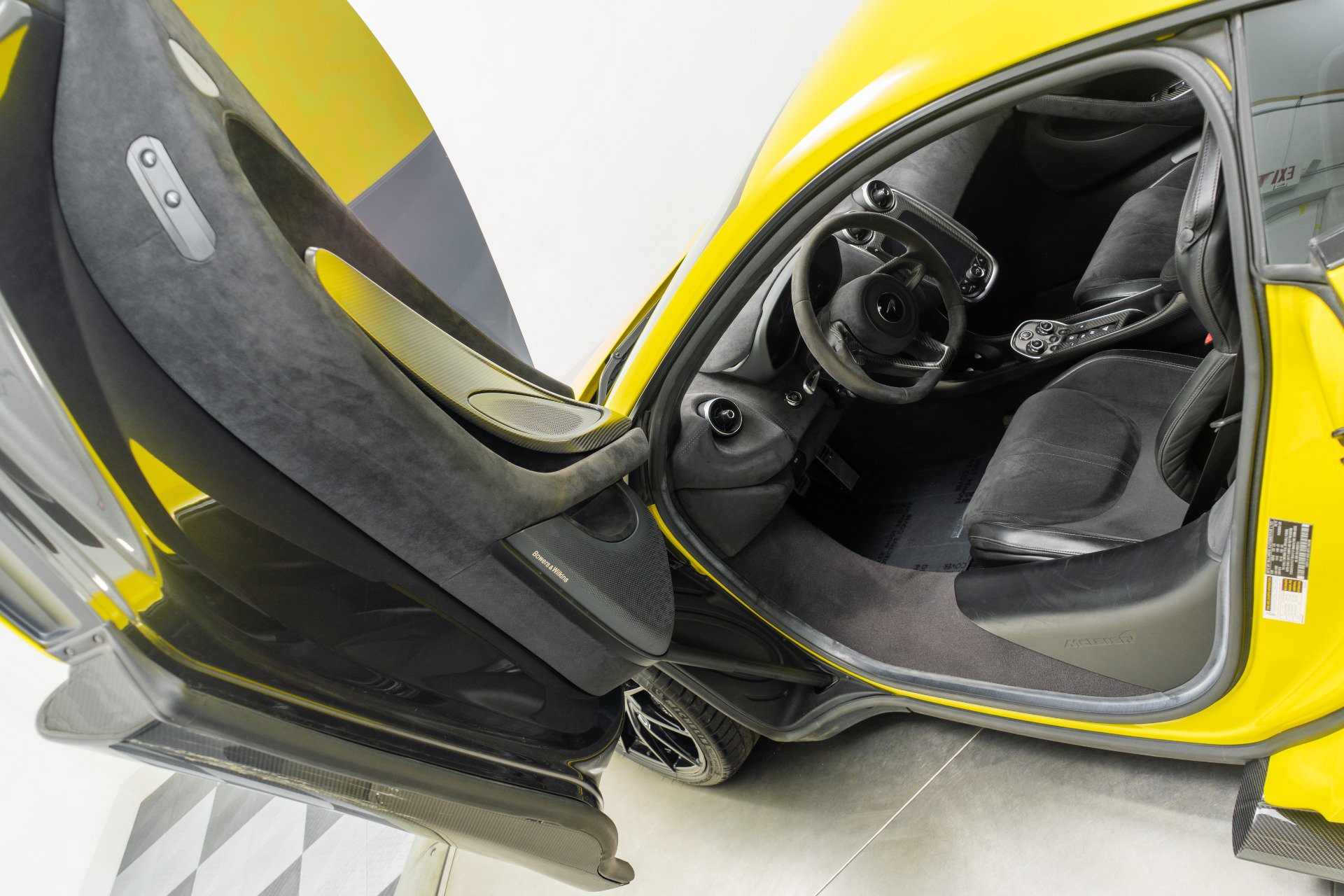 Used 2019 McLaren 600LT RWD image 22