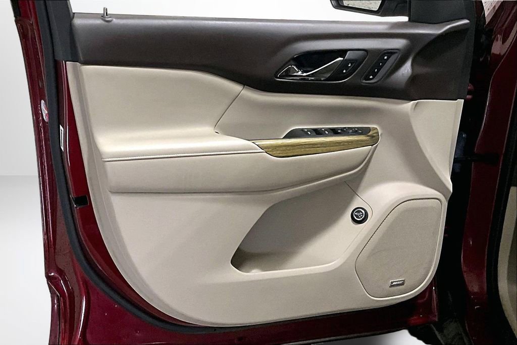 Used 2018 GMC Acadia Denali w/ Technology Package AWD/4WD image 20