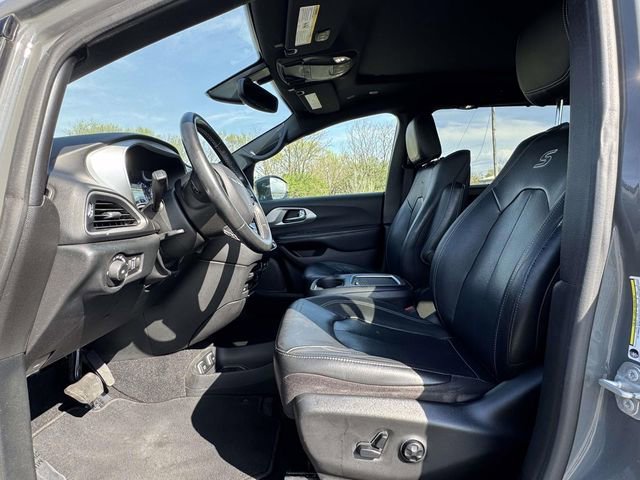 Used 2020 Chrysler Pacifica Touring-L Plus image 23
