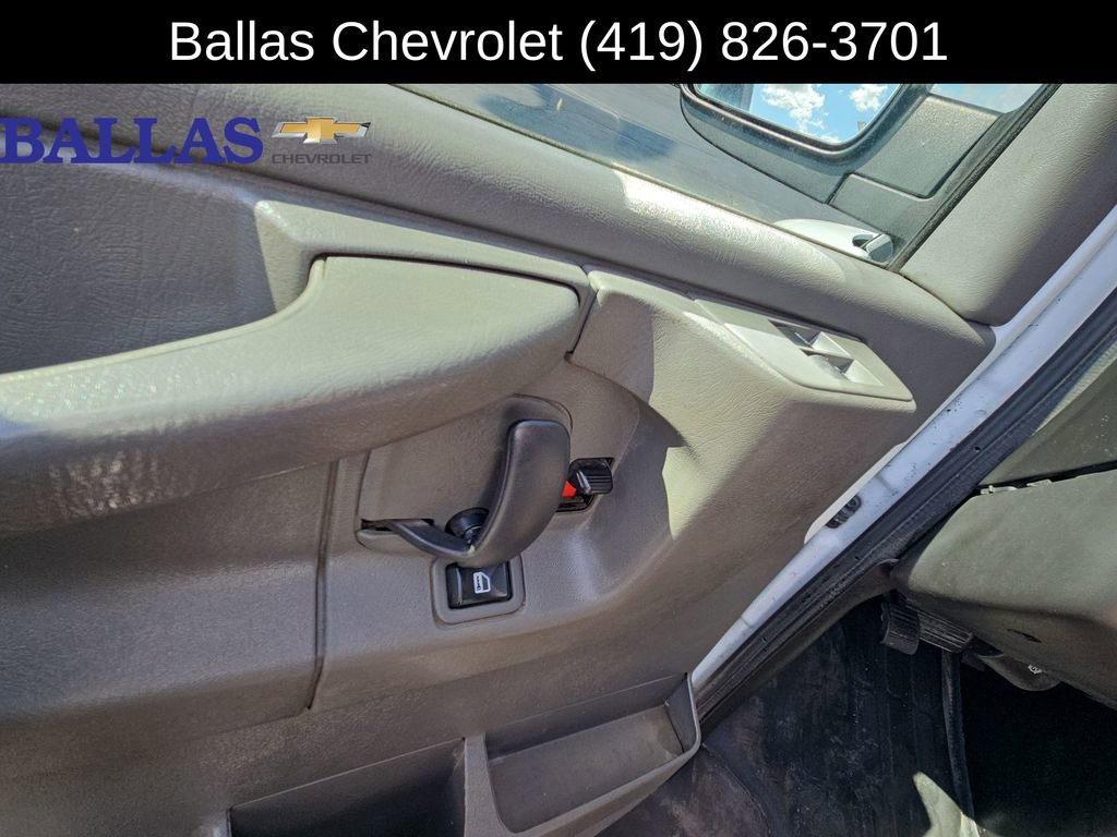 Used 2014 Chevrolet Express 2500 RWD image 24