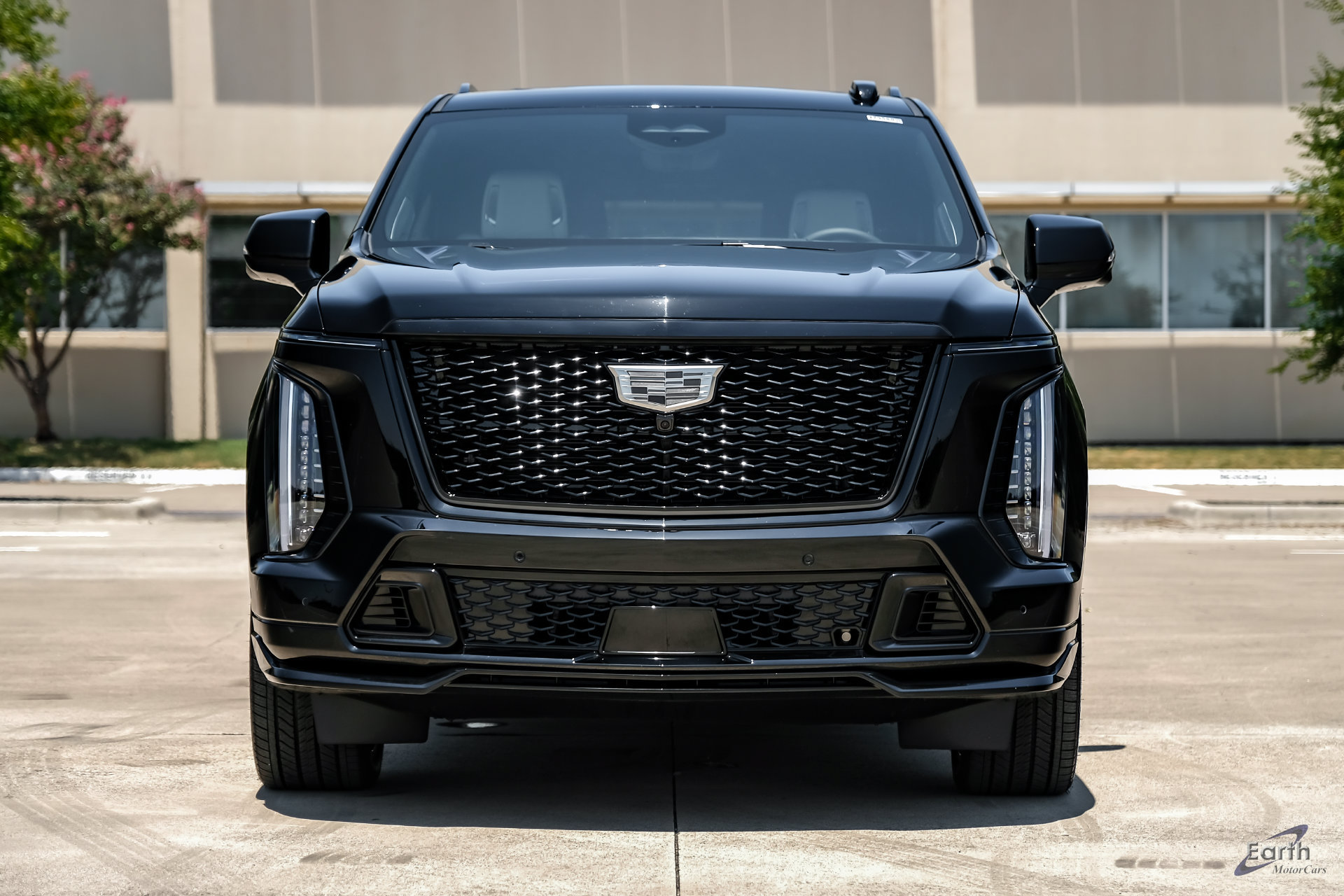 Used 2026 Cadillac Escalade ESV V w/ LPO, ONYX Package AWD/4WD image 29