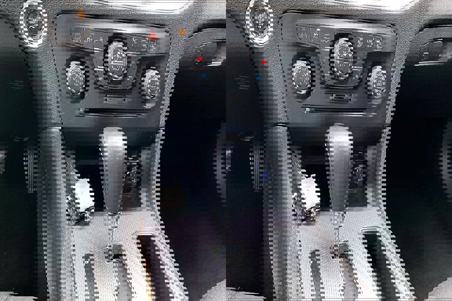 Used 2014 Dodge Charger R/T RWD image 32