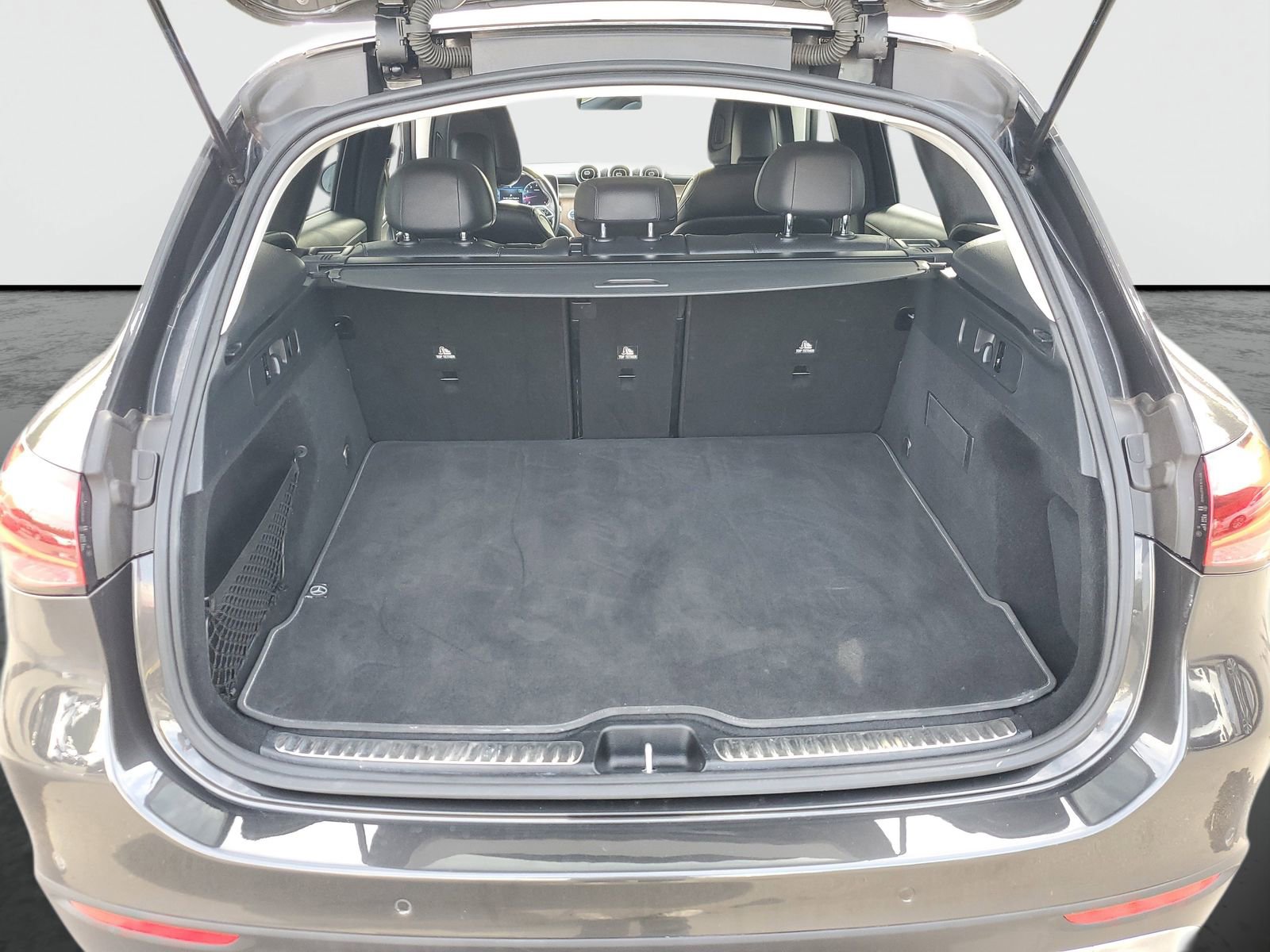 Used 2023 Mercedes-Benz GLC 300 4MATIC image 9