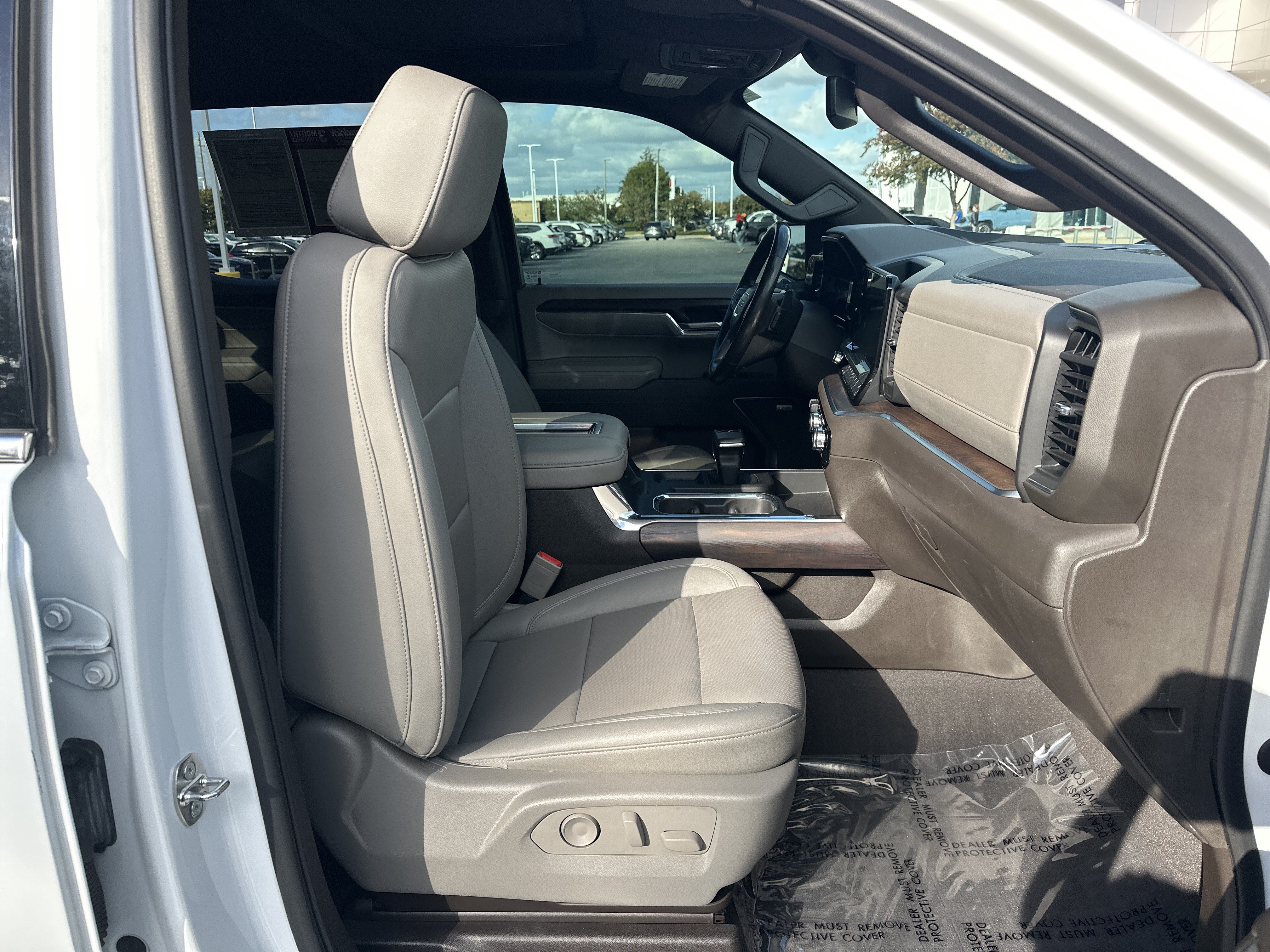 Used 2022 GMC Sierra 1500 SLT w/ SLT Premium Plus Package AWD/4WD image 33