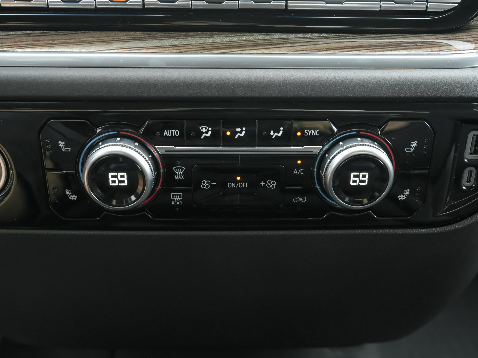 Used 2024 GMC Sierra 1500 Elevation AWD/4WD image 15