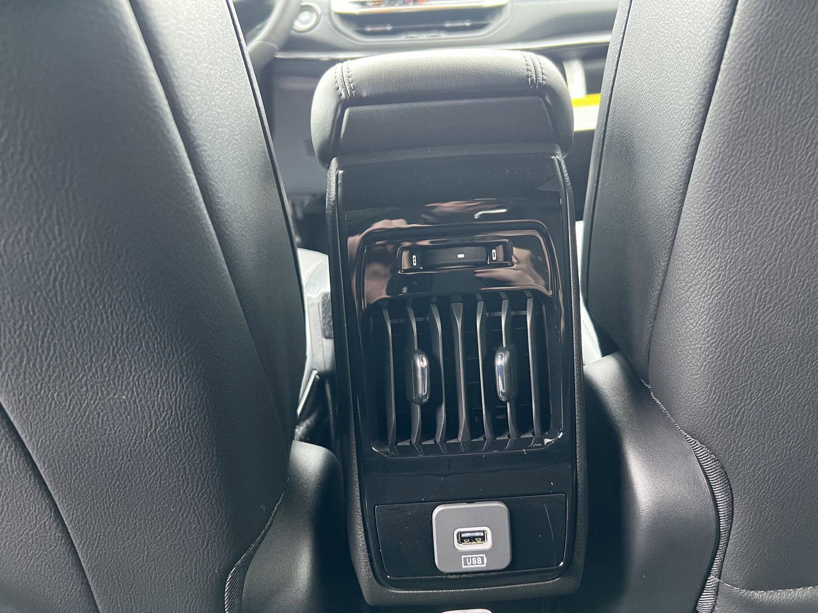 New 2026 Jeep Compass Latitude image 29