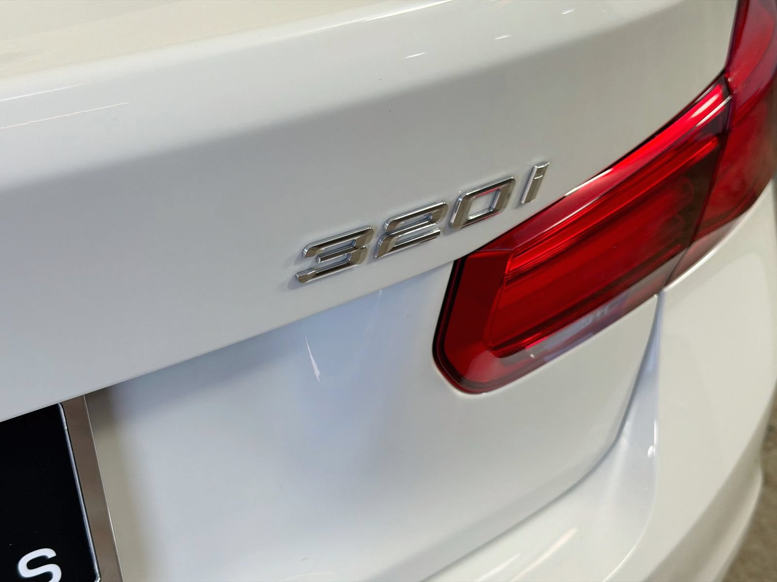 Used 2018 BMW 320i Sedan RWD image 28