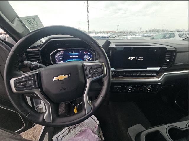 Used 2024 Chevrolet Silverado 2500 LT w/ Convenience Package image 6