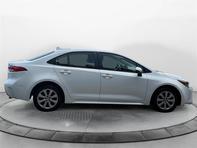 Used 2021 Toyota Corolla LE FWD image 6
