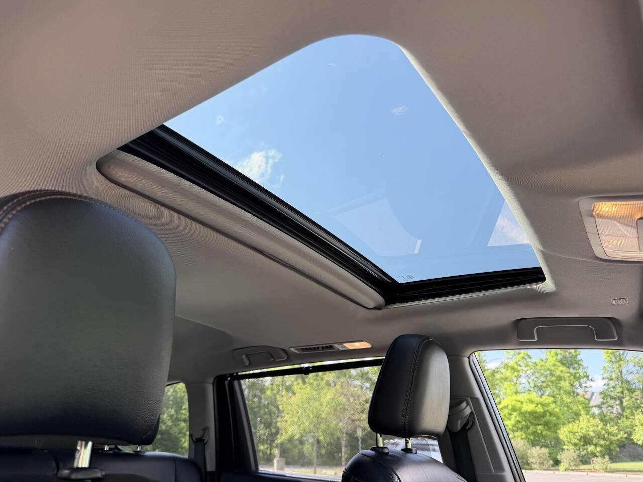 Used 2019 Toyota Highlander XLE AWD/4WD image 28