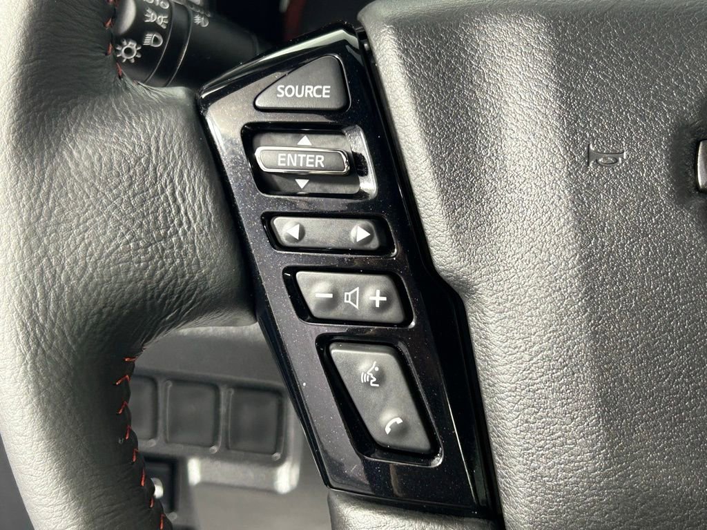 Used 2025 Nissan Frontier PRO-4X image 28