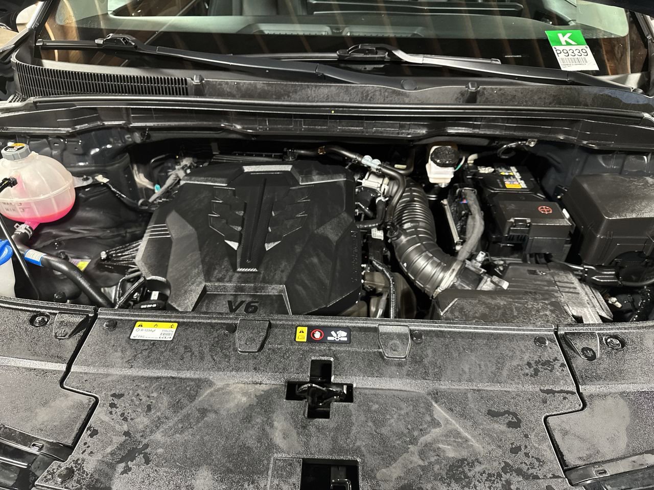 Used 2025 Kia Carnival FWD image 33