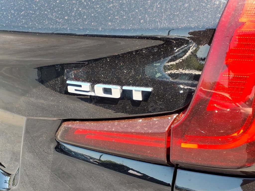 Used 2019 Cadillac XT4 Luxury FWD image 10